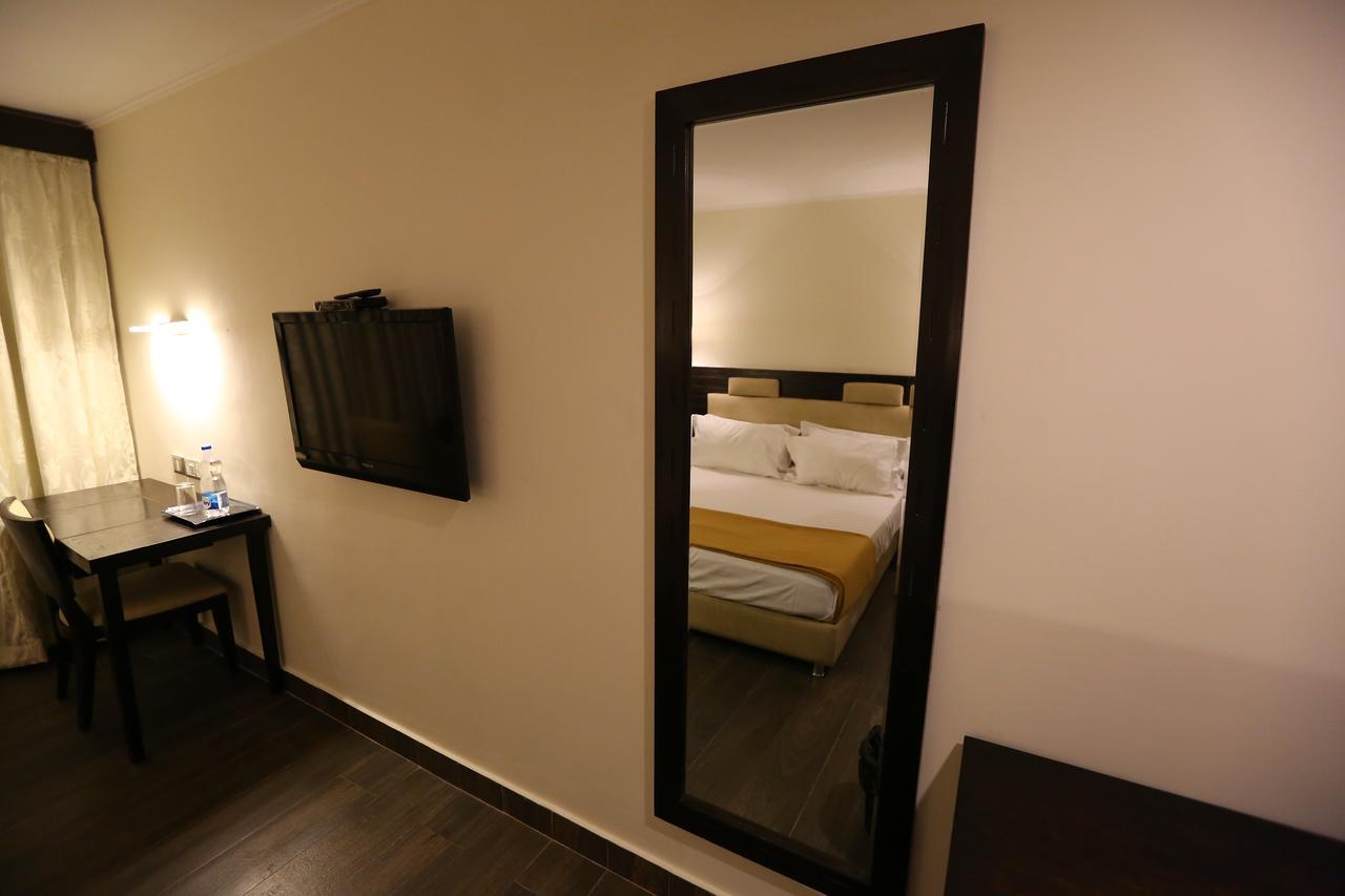 Hotel La Castle เชนไน ภายนอก รูปภาพ