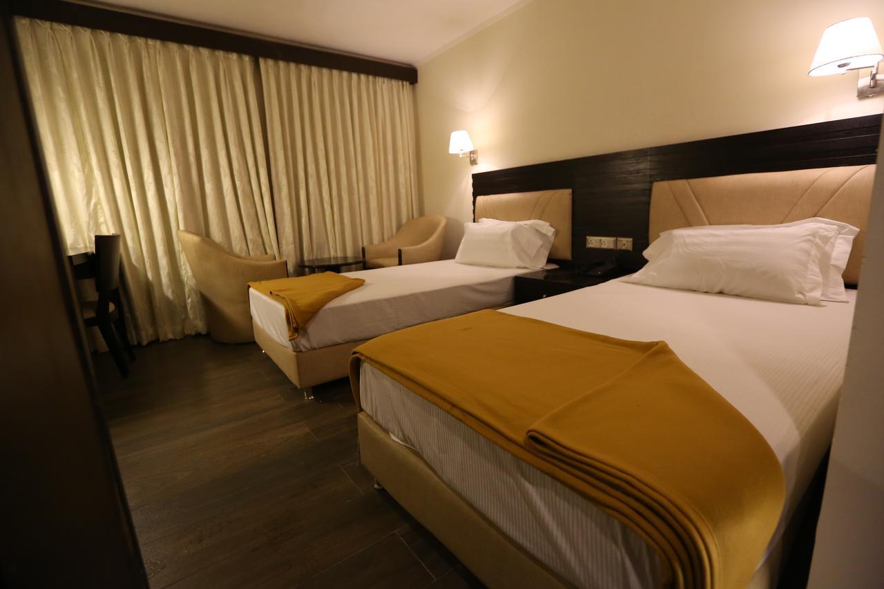 Hotel La Castle เชนไน ภายนอก รูปภาพ