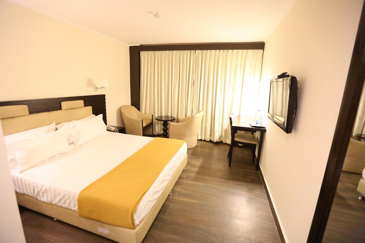 Hotel La Castle เชนไน ภายนอก รูปภาพ