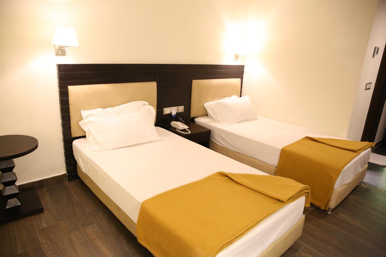 Hotel La Castle เชนไน ภายนอก รูปภาพ